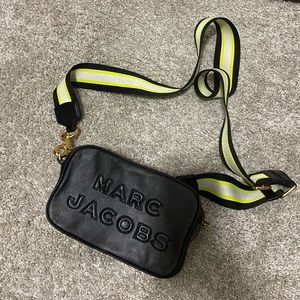 Marc Jacob’s crossbody purse 💚🖤